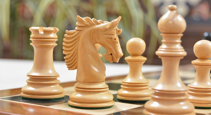 The Brazilian Queen Larry Luxury Staunton Chess Set