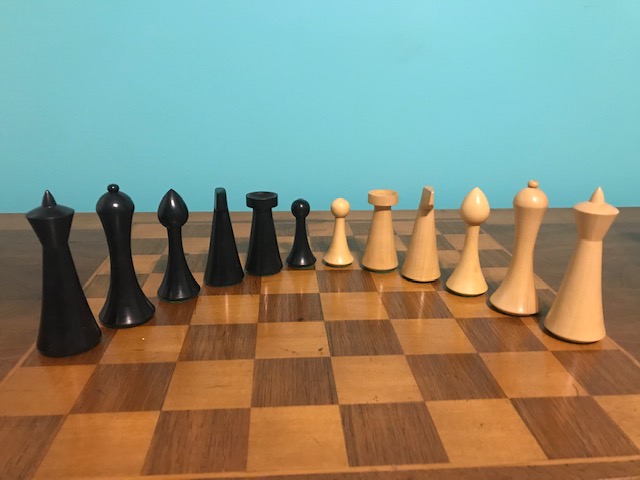 Minimalist Hermann Ohme Chess Set