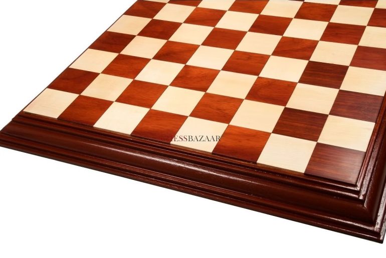 Luxury Chess Board in Bud Rosewood and Maple Wood